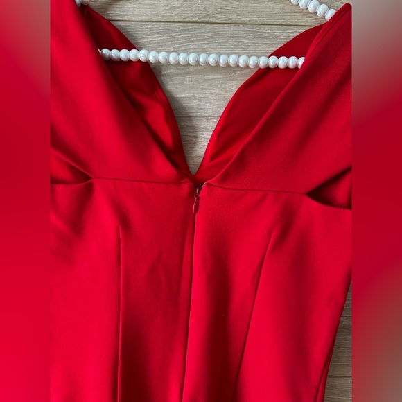 Express Red Off-Shoulder V-Neck Crop Top - Picture 6 of 10